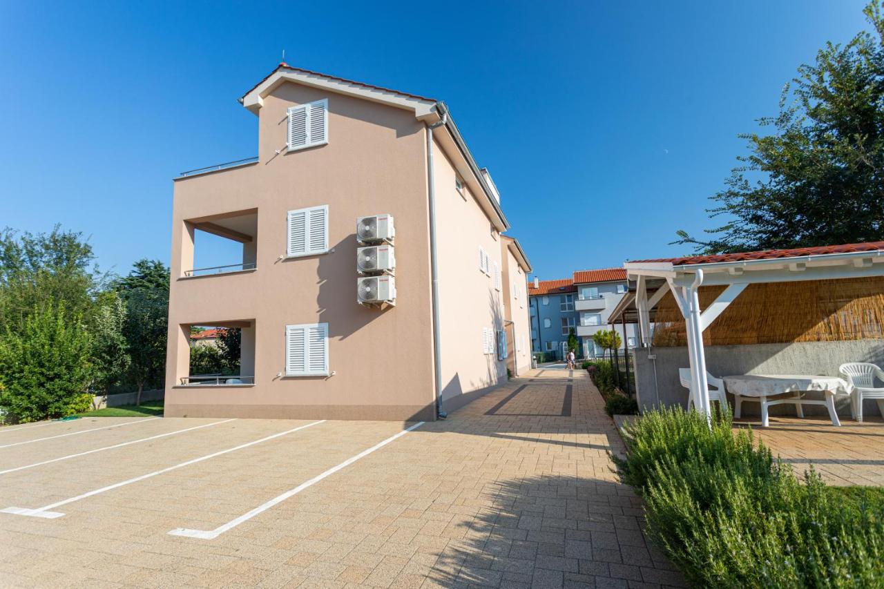 Apartments Crnekovic Jasna Baška Buitenkant foto
