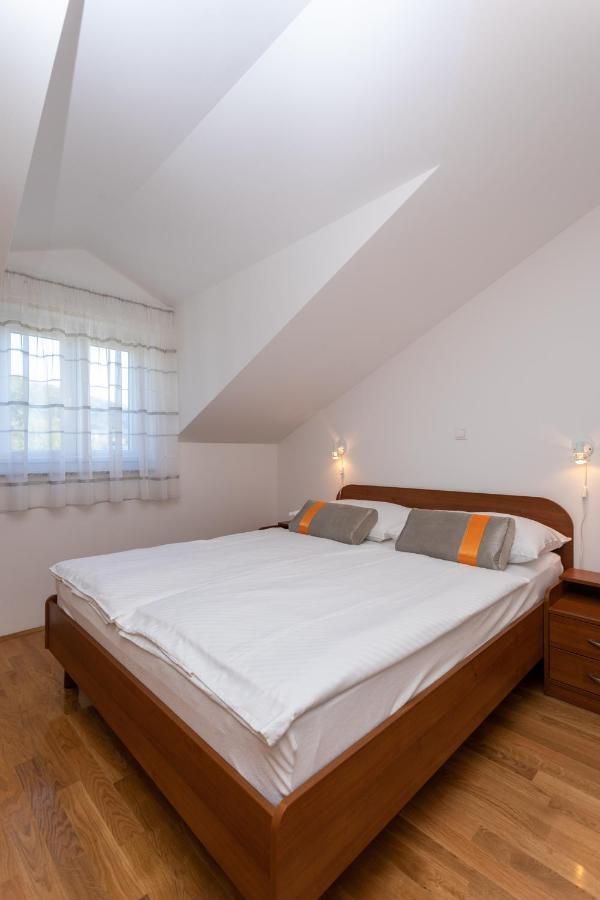 Apartments Crnekovic Jasna Baška Buitenkant foto